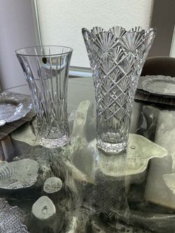 Elegant Crystal Vases & Glass Decor Set – Excellent Condition      .,.,.,,Juego de Jarrones de Cristal y Decoración Elegante