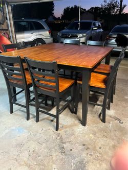 8 Chair Table