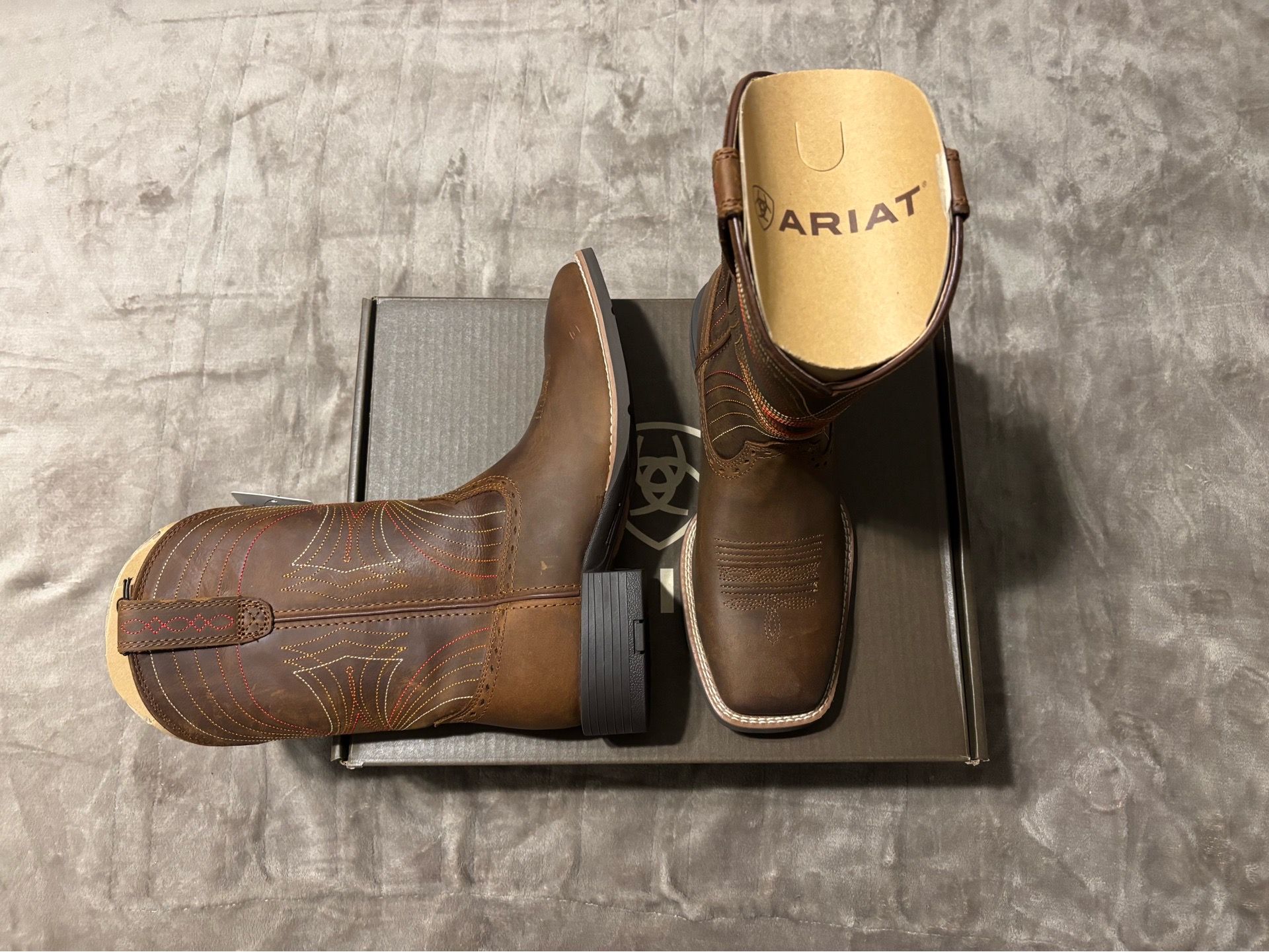 NEW Men’s Ariat Sport Wide Square Toe Boots Distressed Brown (Size 8, 9, 9.5, 10, 10.5, & 12 D) 10010963