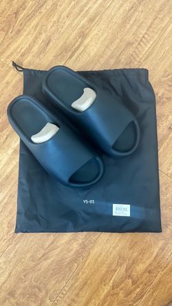 Yeezy YS-01 Slides Black Size 9–9.5 (New)