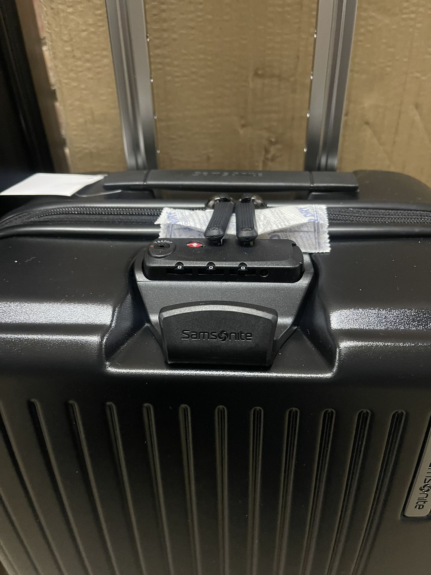 Samsonite Amplitude Hardside 2 Piece Luggage Set BLACK for Sale in ...