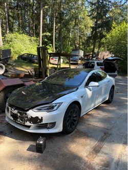 Tesla Model S 2020 Performance