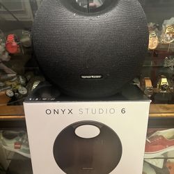 Onyx Studio 6 