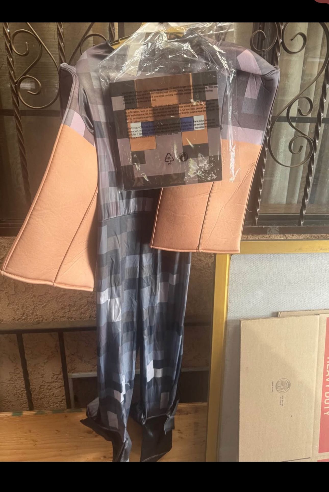 Minecraft costume Size 8-10