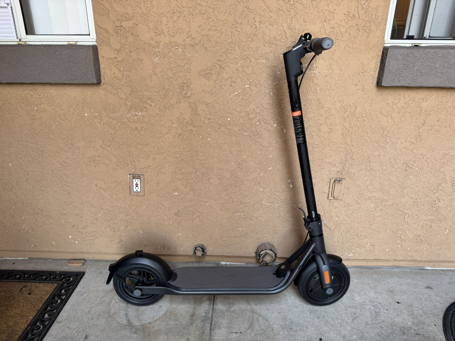 Electric Scooter Segway Ninebot (CASH ONLY)-READ DESCRIPTION-