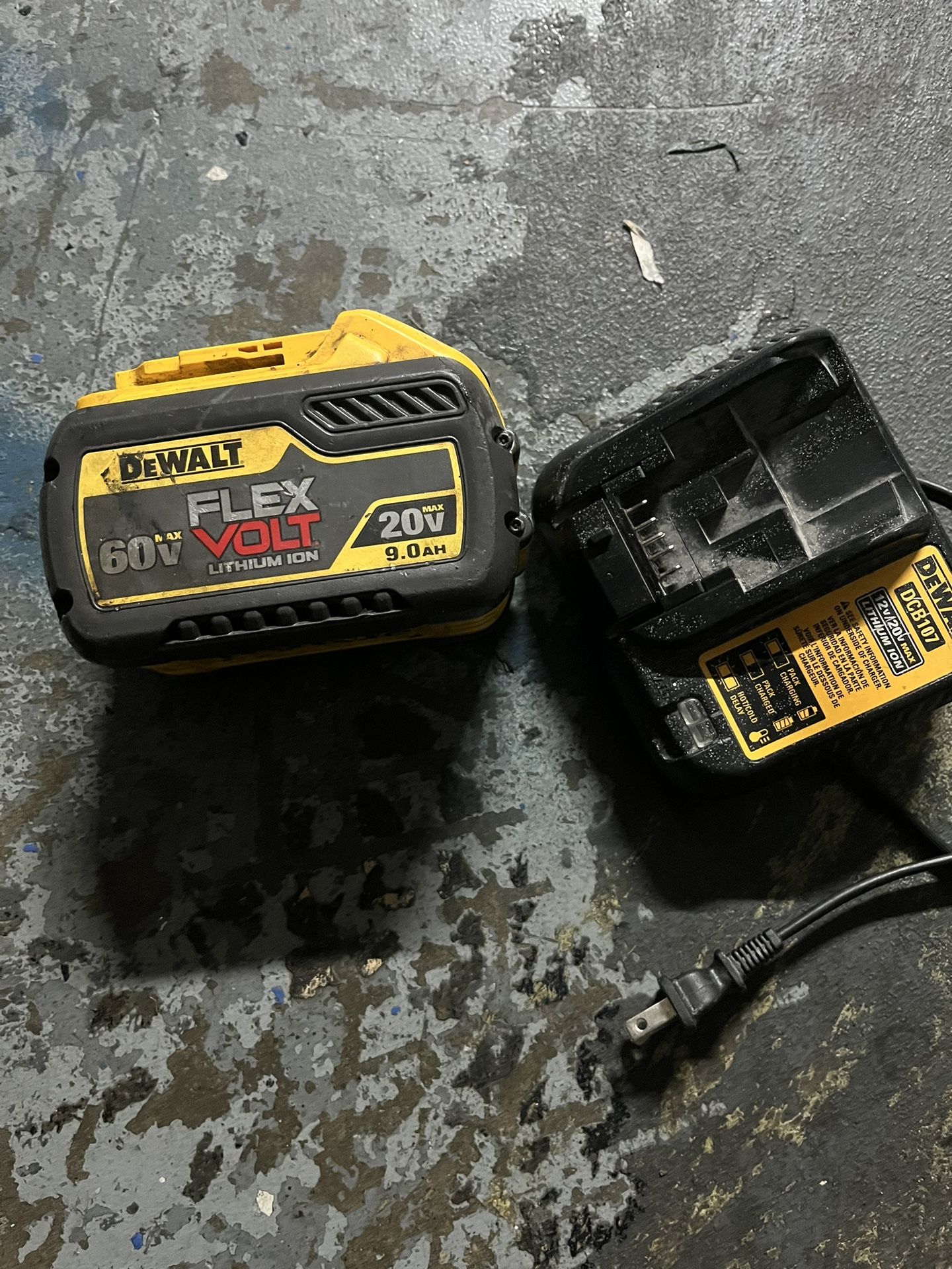 Dewalt Flex Battery 20-60 V. With Charger.