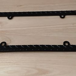METAL BLACK LICENSE PLATE FRAME
