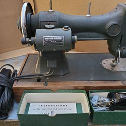 Sewing Machine/ Electric/White/ Vintage 