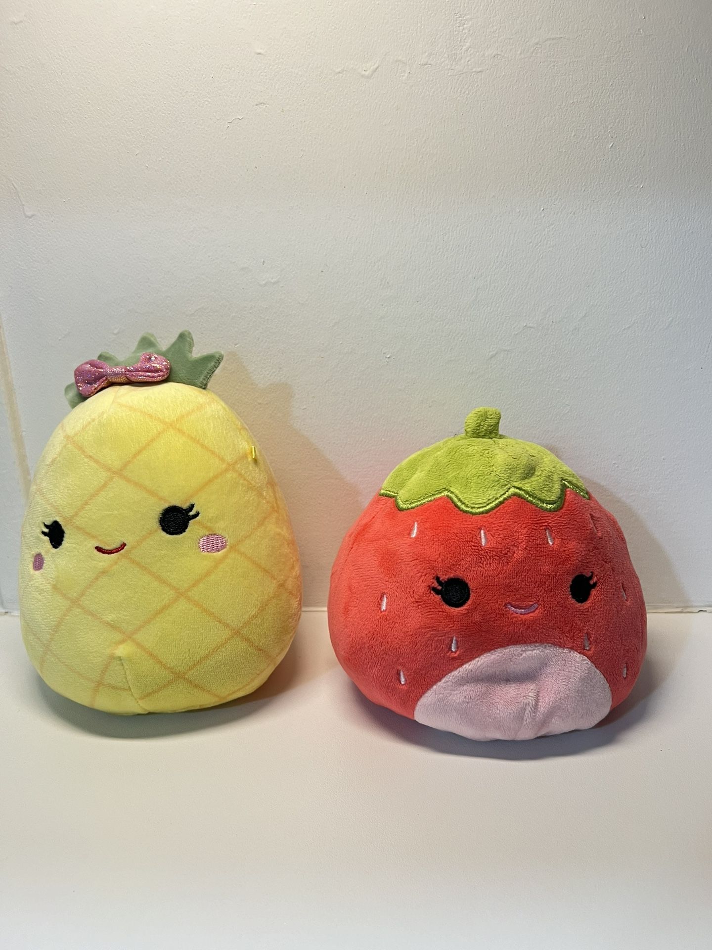 Squishmallows Cinnamon the Frozen Yoghurt 5.7” Stuffed Plush 2 pieces