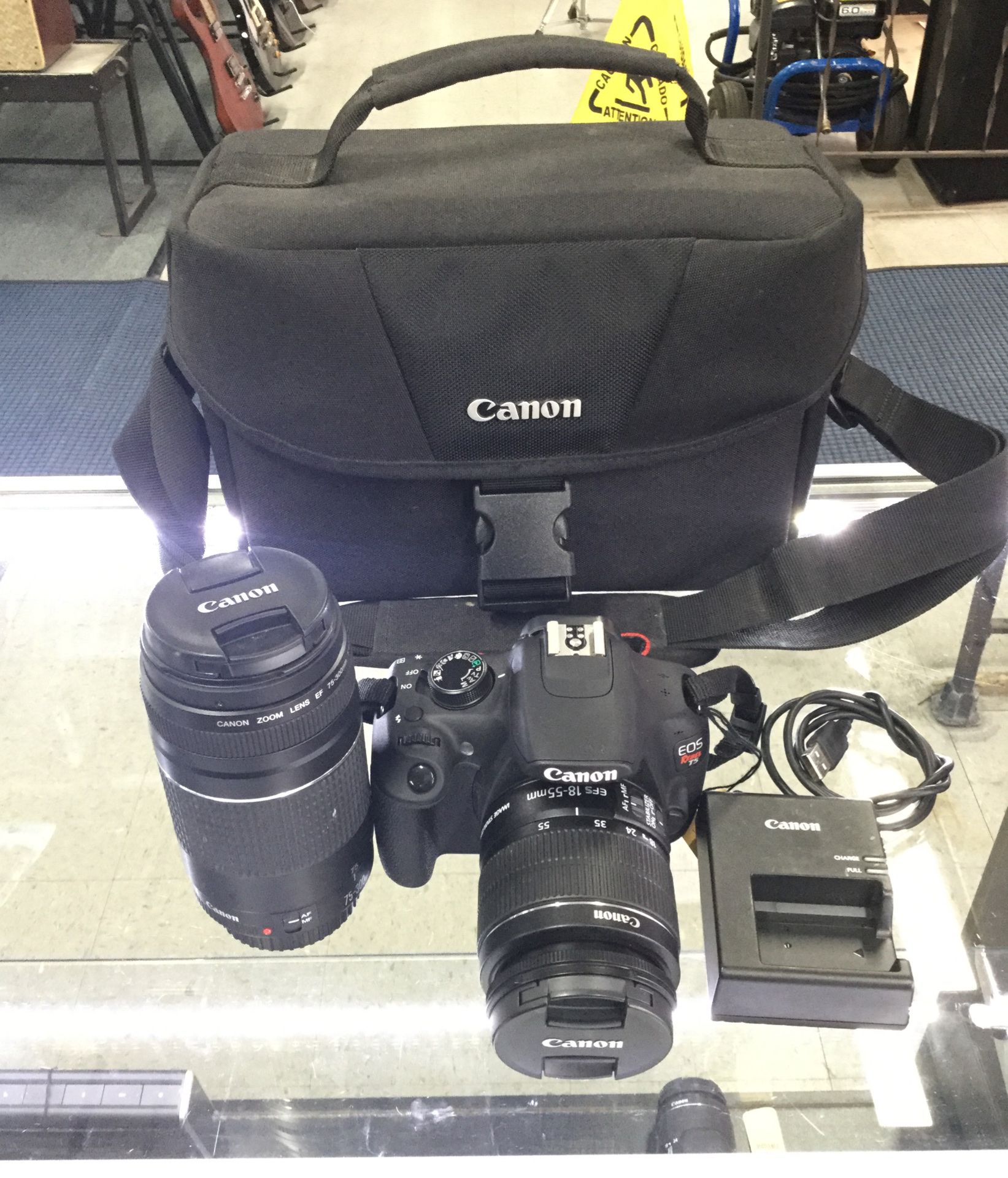 Canon EOS T5 Camera Kit 18MP