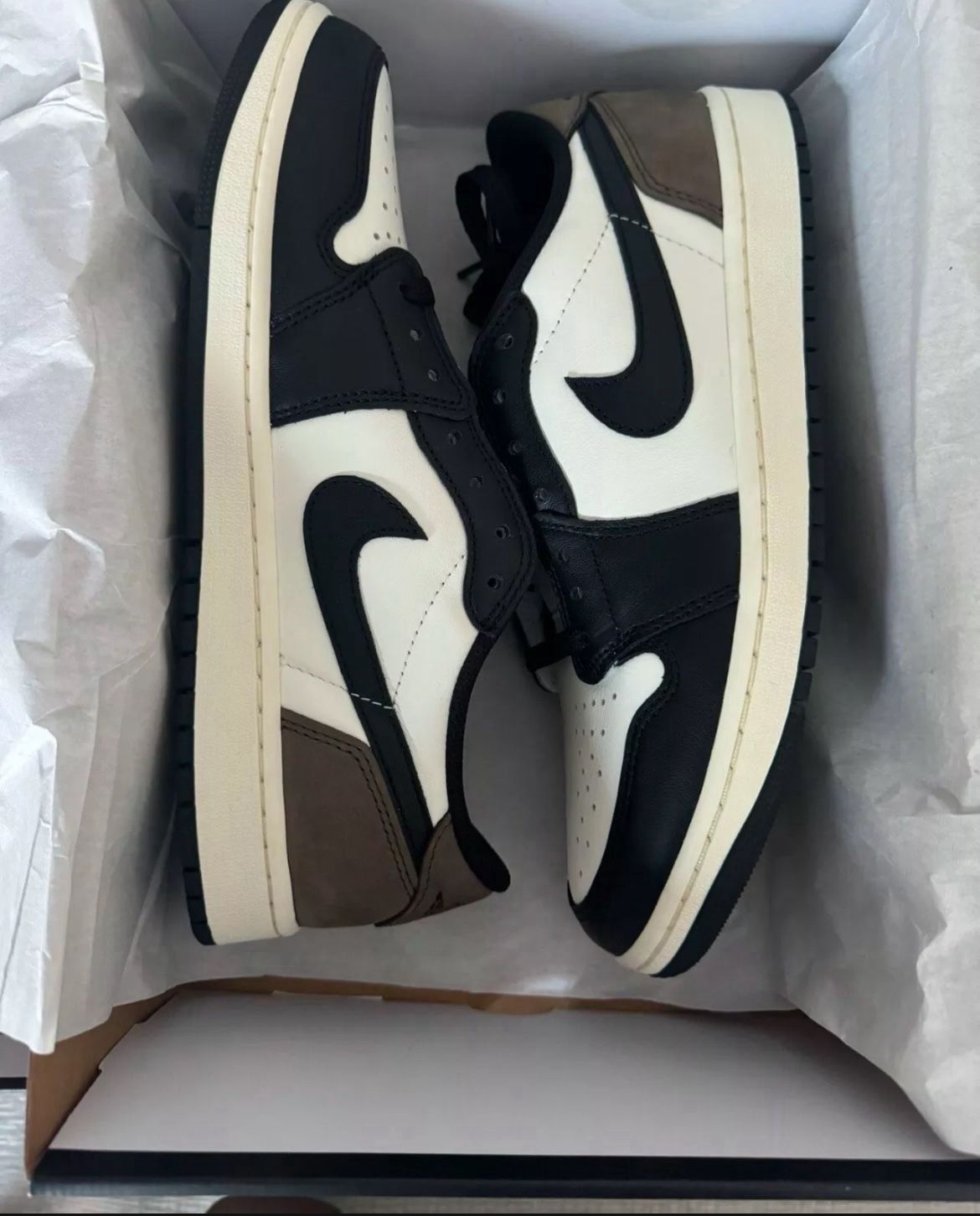 Jordan 1 OG Low Mocha Size 10