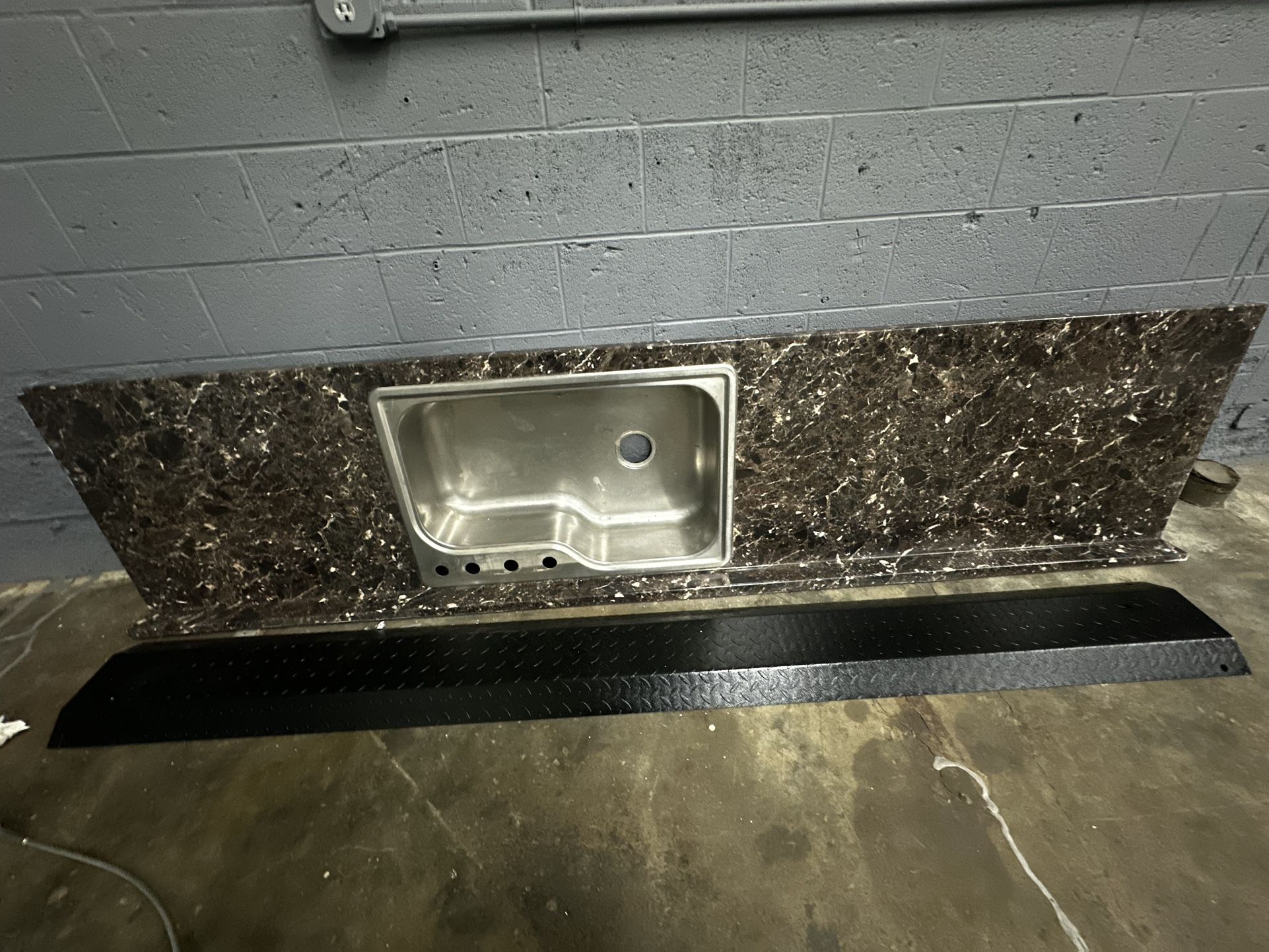 9ft long Counter Top 25 inches wide. N Sink