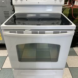 GE glass top stove, good condition working good