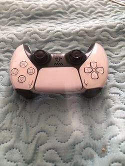 White ps5 controller