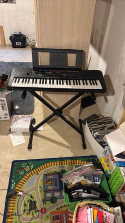 Yamaha Digital Keyboard WITH STAND