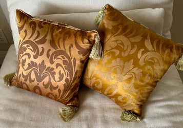 Decorative Pillows Pair of Gold Damask 13” x 13” Tassel Throw Pillows.