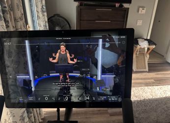 Original Peloton bike with 22’ HD screen