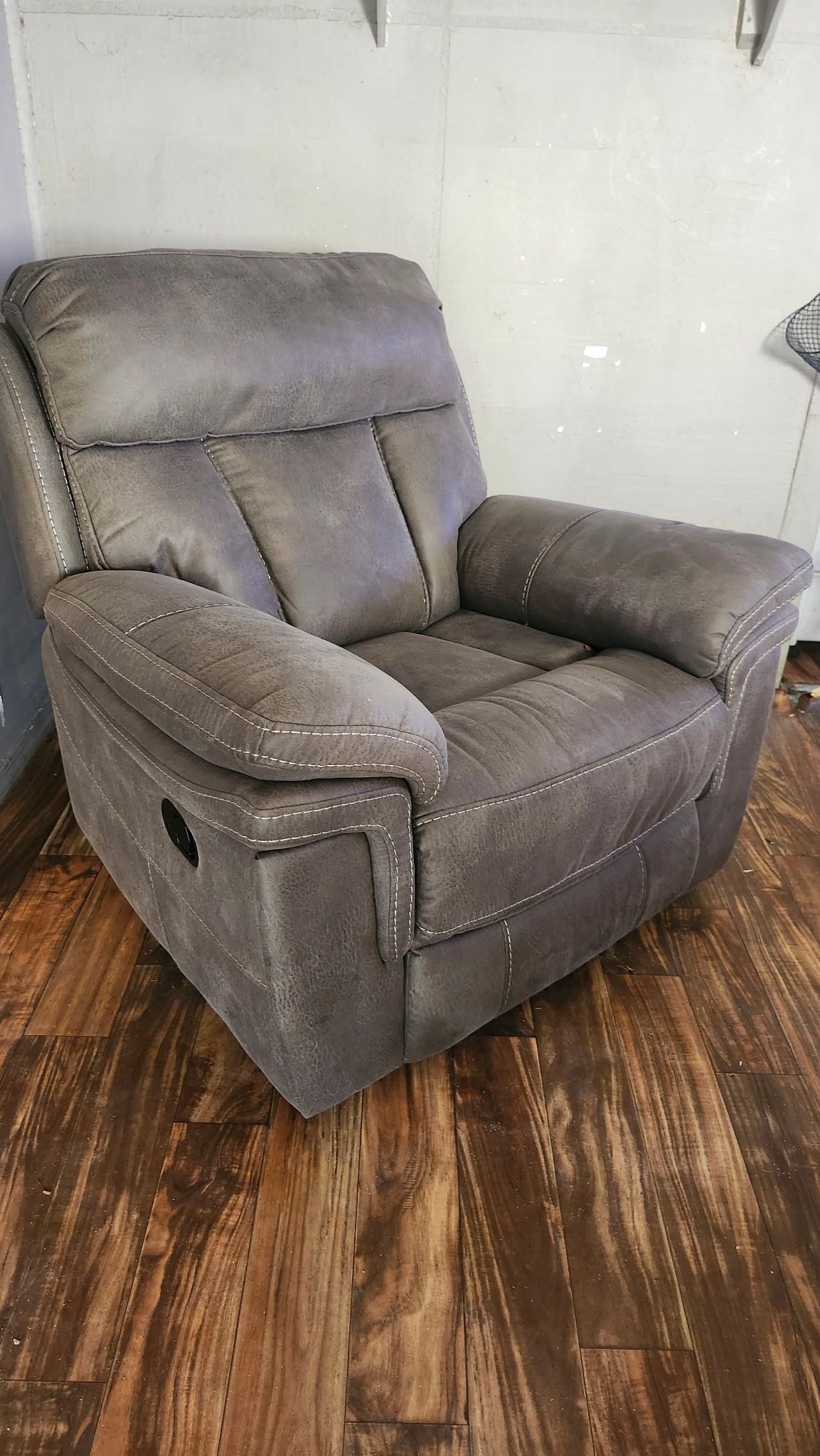 Rocker/recliner Works Great