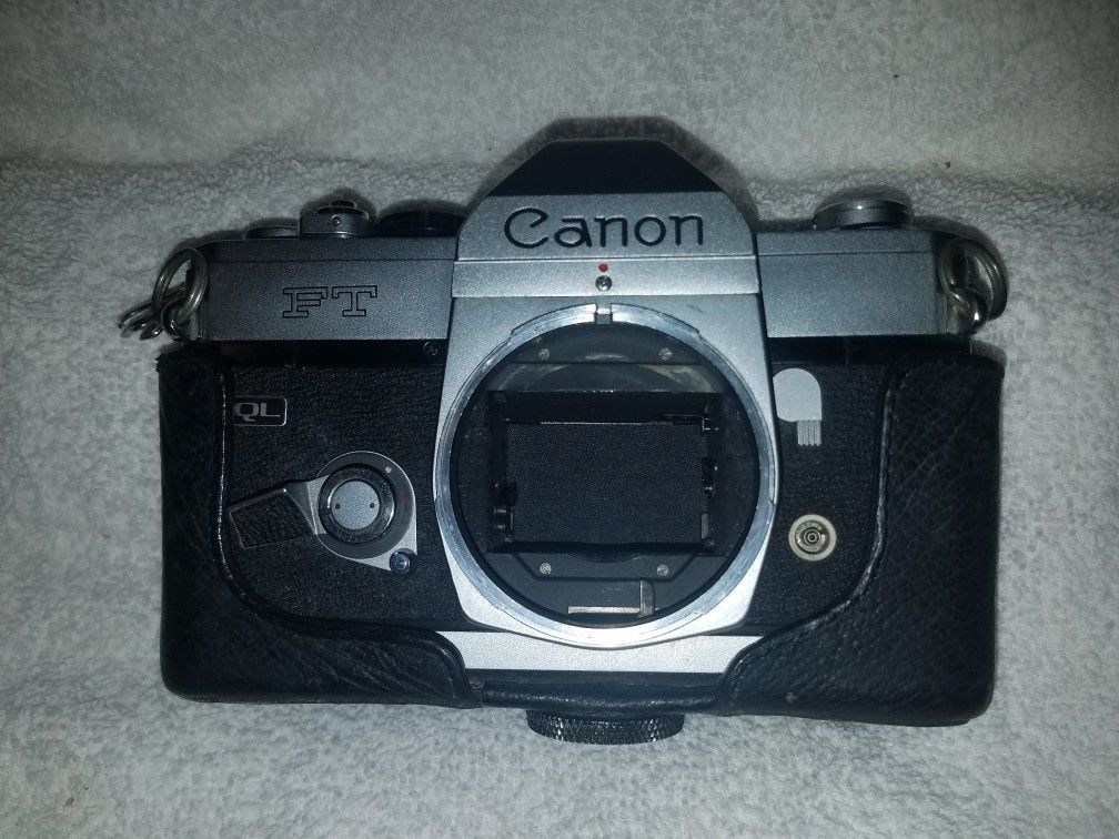 1966 Vintage Canon FT QL Manual Mechanical Single Lens Camera