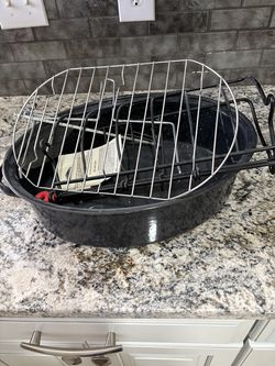 Turkey roasting Pan and accessories