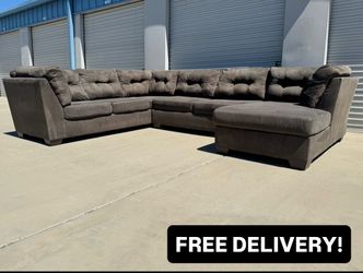 FREE DELIVERY || Ashley’s Furniture 3Pc Sectional Sofa