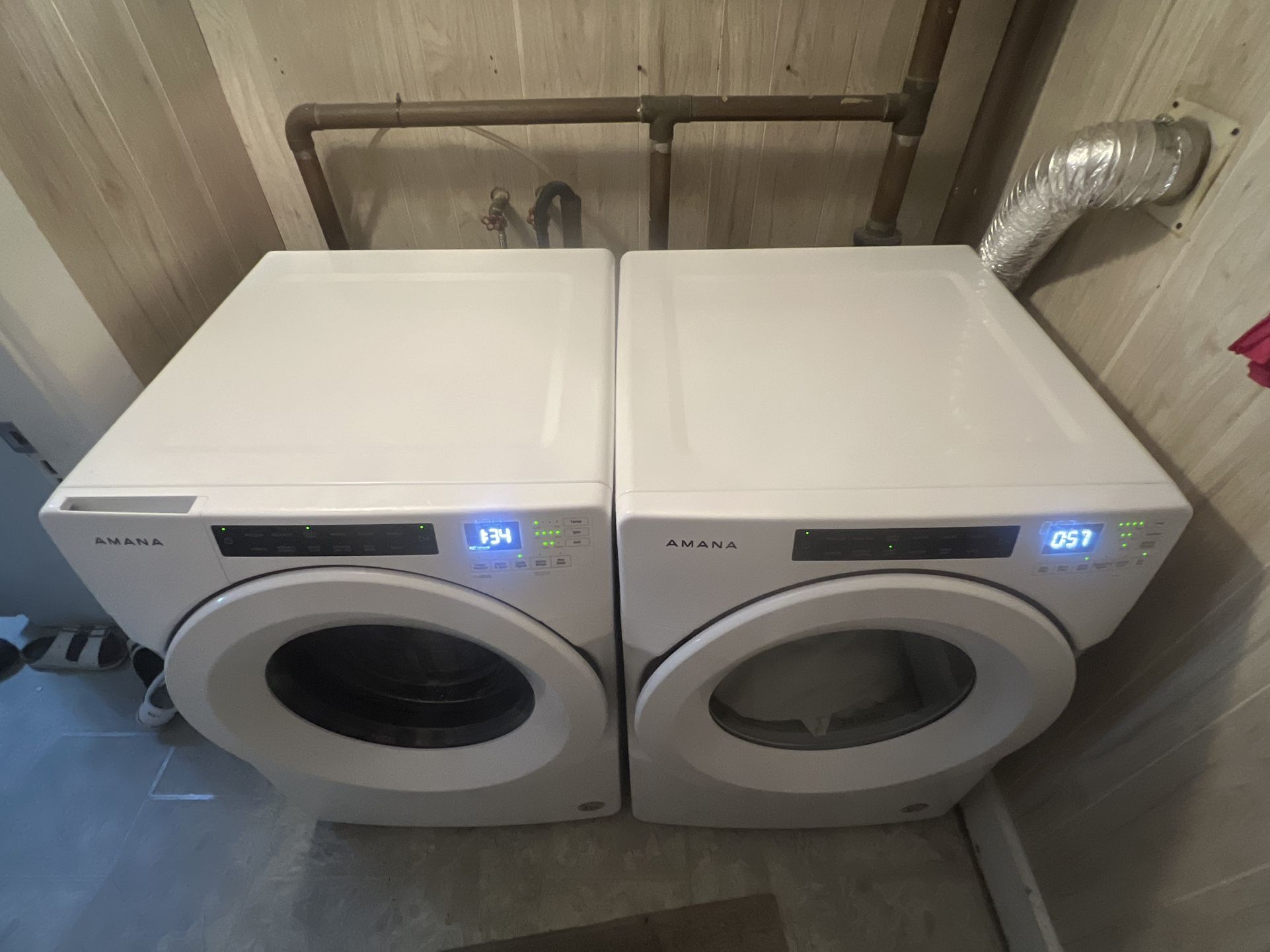 Amana High Efficiency Electric Washer And Dryer 