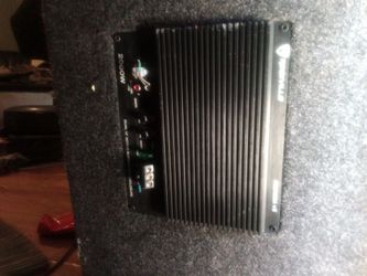 *****serious buyers only **** 12" Rockville subs in matching box and with matching amp. 2000 watts