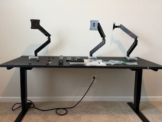 Secretlab MAGNUS Pro Standing Desk + 3 Monitor Arms - $900 OBO
