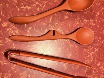 NEVER USED — Rachel Ray “Lazy” Red Kitchen Utensil Set