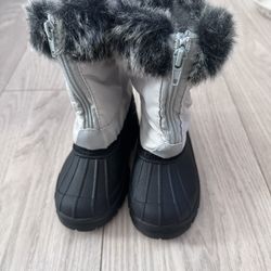 Children’s Snow Boots Size 8 
