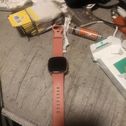 Fitbit Versa 4 Watch With Charger