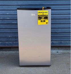 New!! 3.3 cu ft Mini Dorm Refrigerator with Freezer Silver