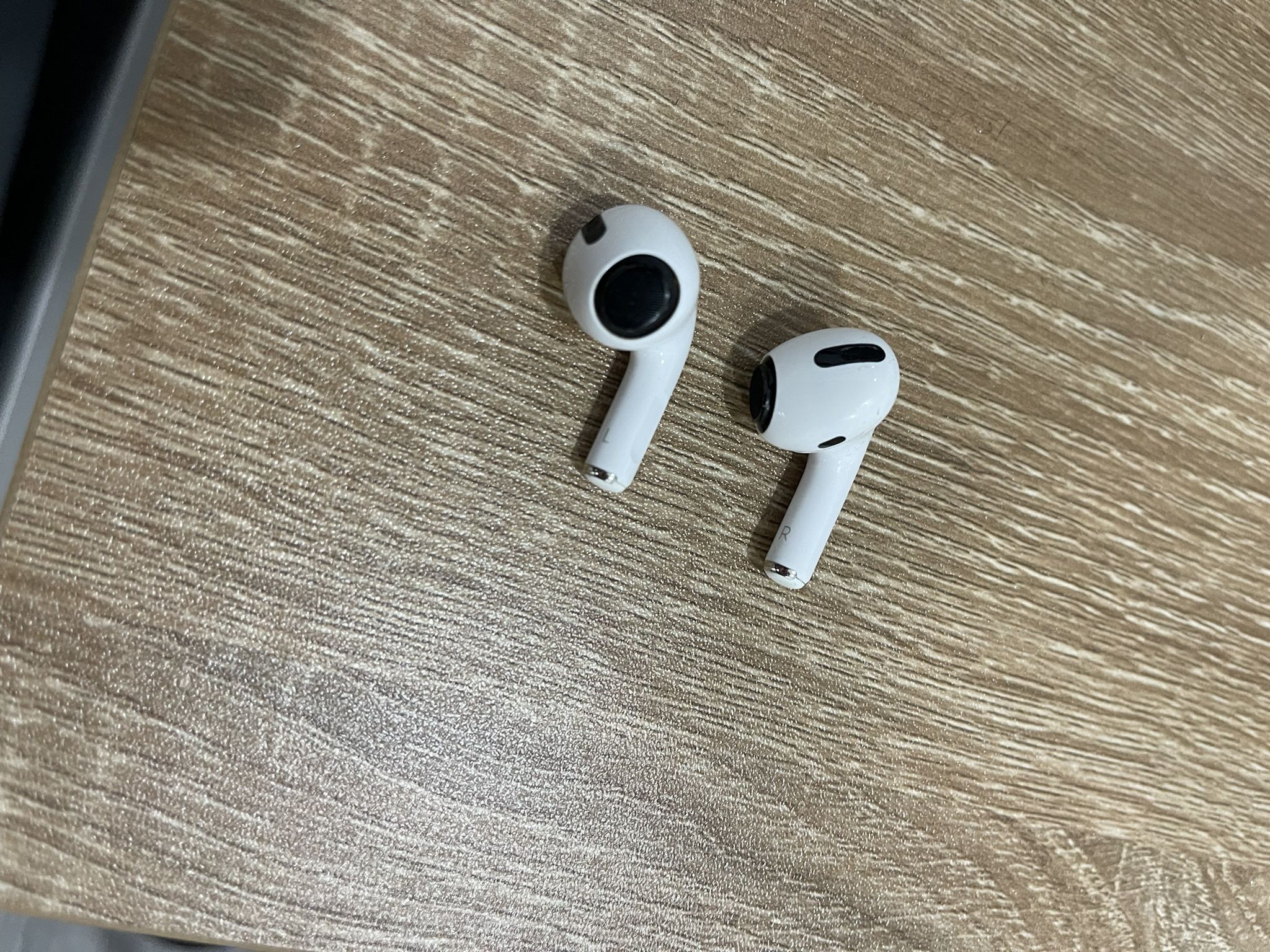 Used AirPod Pros 1st Gen