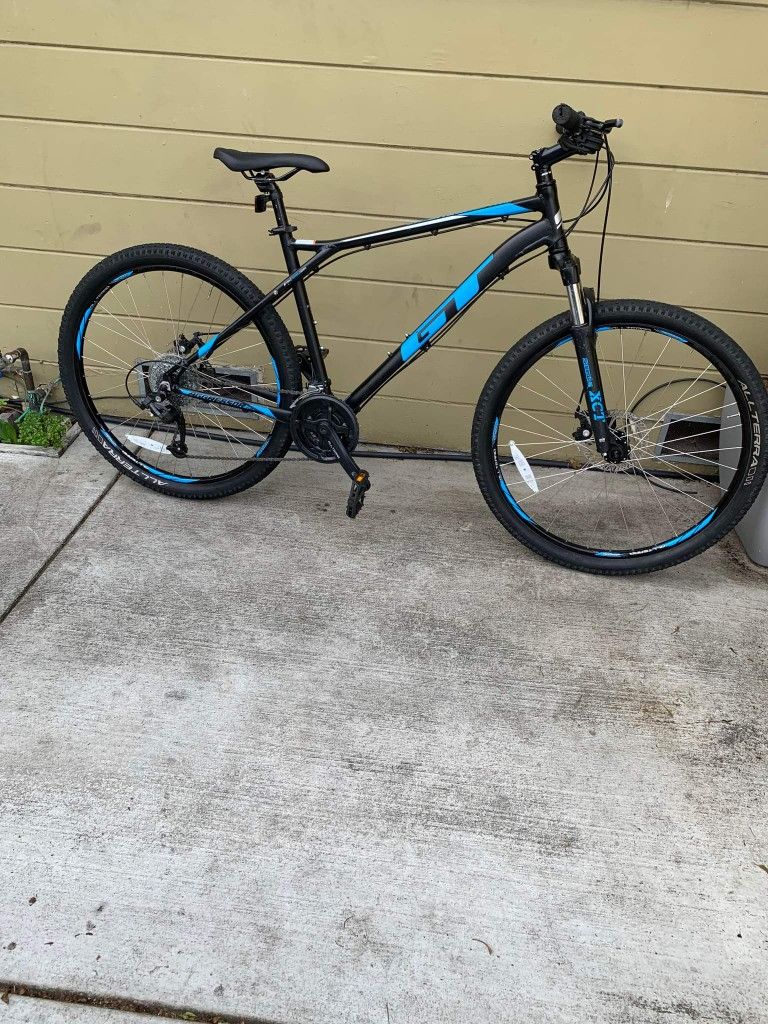 Gt Aggression Rims Gt aggressor pro Size large 27.5 rims 3x8 speed for Sale in Palo Alto ...
