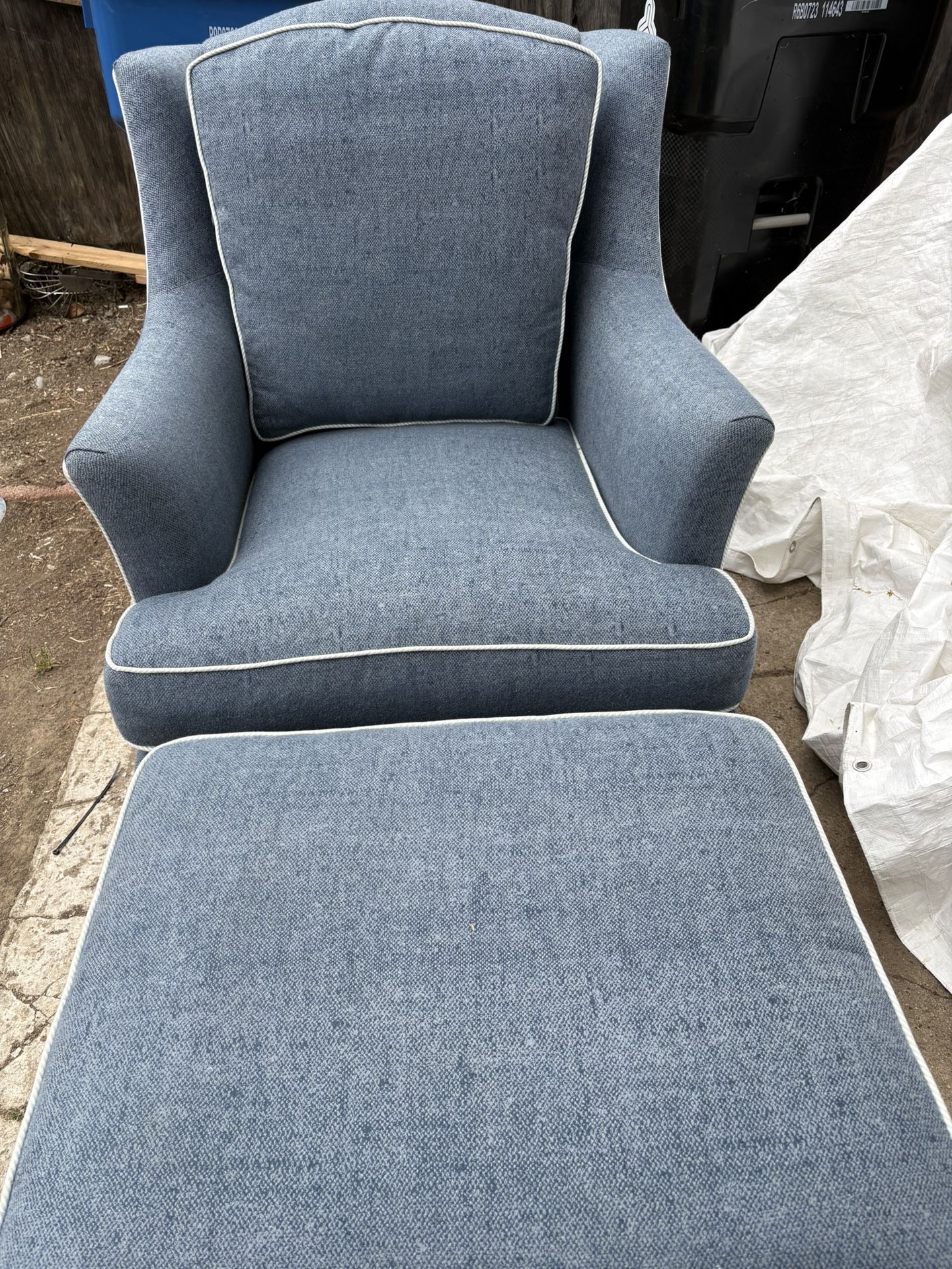 Arm Chair Sofa with ottoman no rips no stains