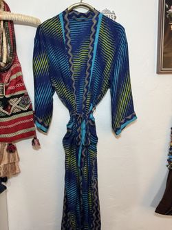 NWOT SILK ROBE BLUE GREEN