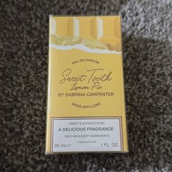 Sabrina Carpenter perfume