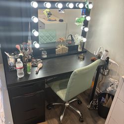Makeup Vanity With Drawers And Mirror