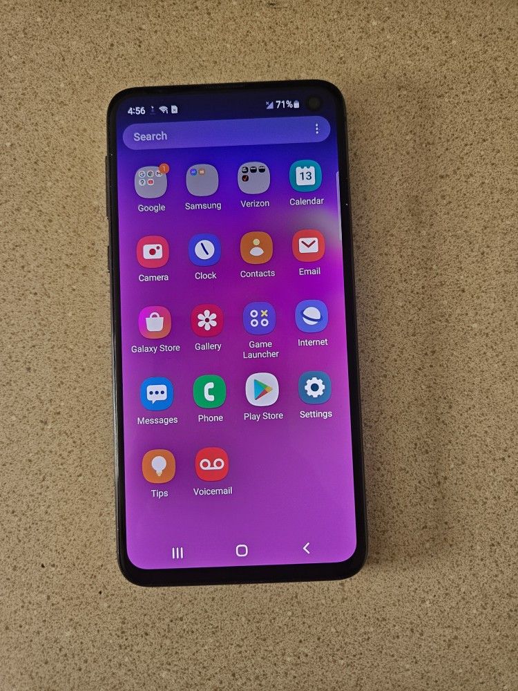 Samsung Galaxy S10e 128 GB Unlocked Like New