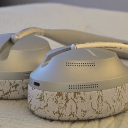 Bose Noise Cancelling Headphones 700 - Soapstone (Used, Works Great)