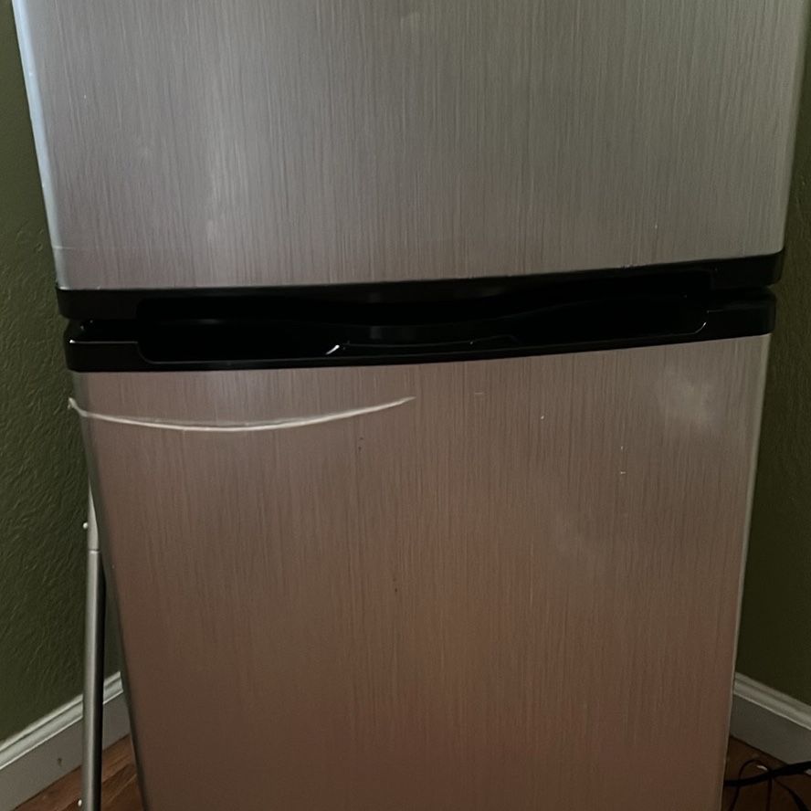 Insignia Mini Fridge