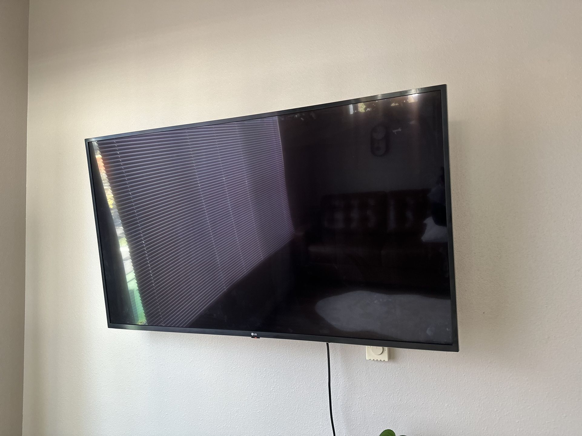 LG TV 55”
