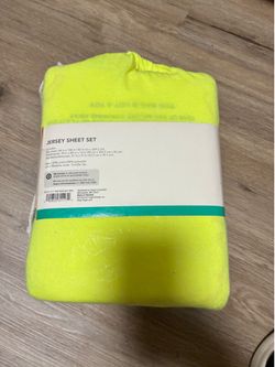 Yellow bed sheet set
