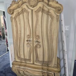 5 sets 6 Pieses bedroom sets  wooden  for  300