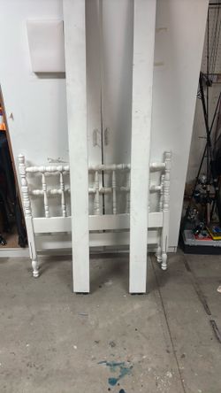 Twin size bed