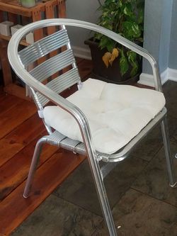 8 Aluminum chairs indoor and outdoor