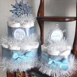 WINTER SNOWFLAKE BABY IT'S COLD LITTLE SNOWFLAKE baby shower diaper cakes