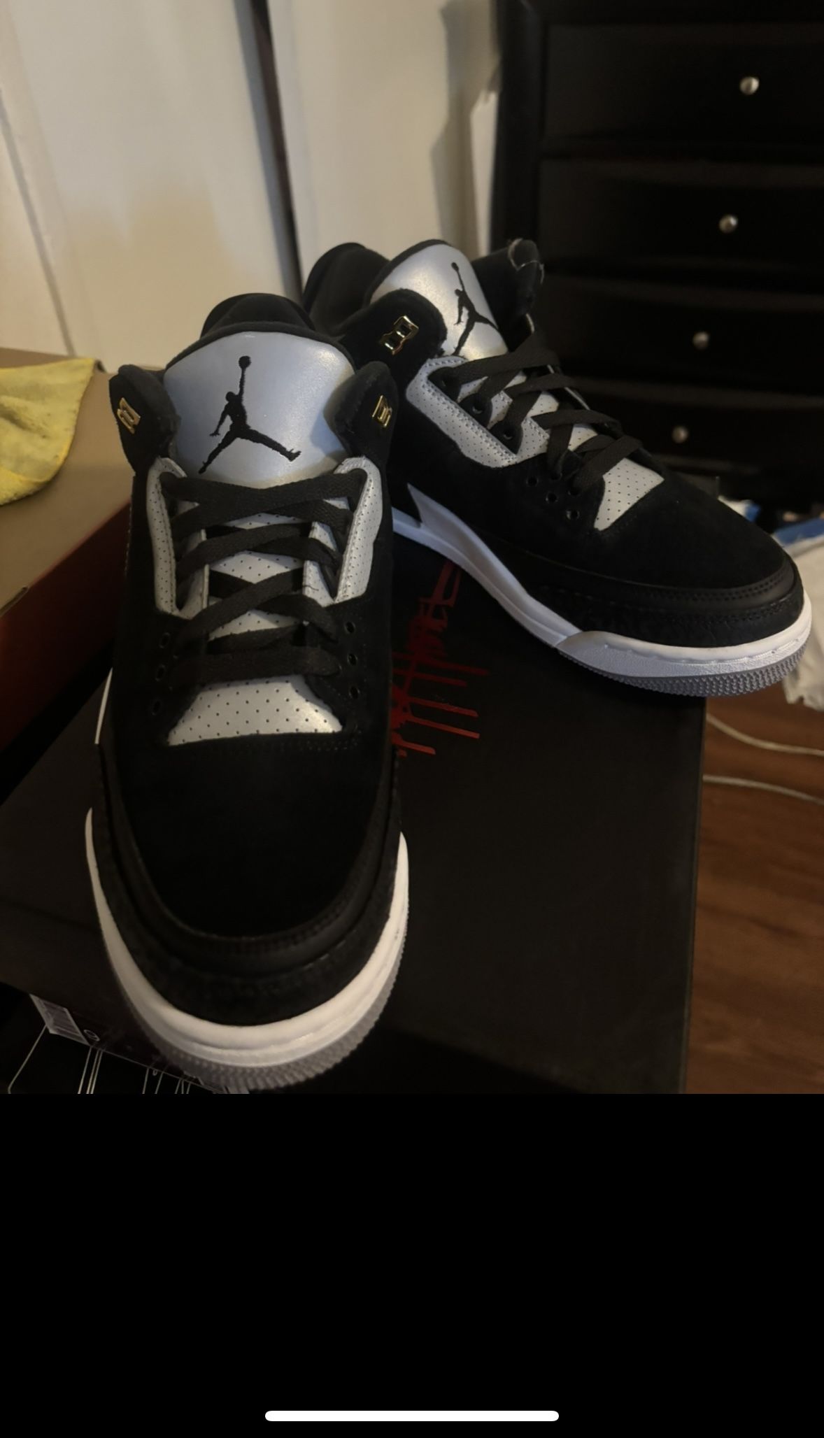 Air Jordan 3 Retro (Men 9)