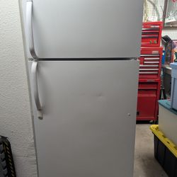 Frigidaire Refrigerator 