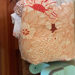 Beautiful Dorm Twin Bed Comforter / Sheet Set, Keurig Coffee Maker and Mirror 